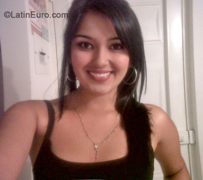 Date this sultry Colombia girl Andrea from Bogota CO15017