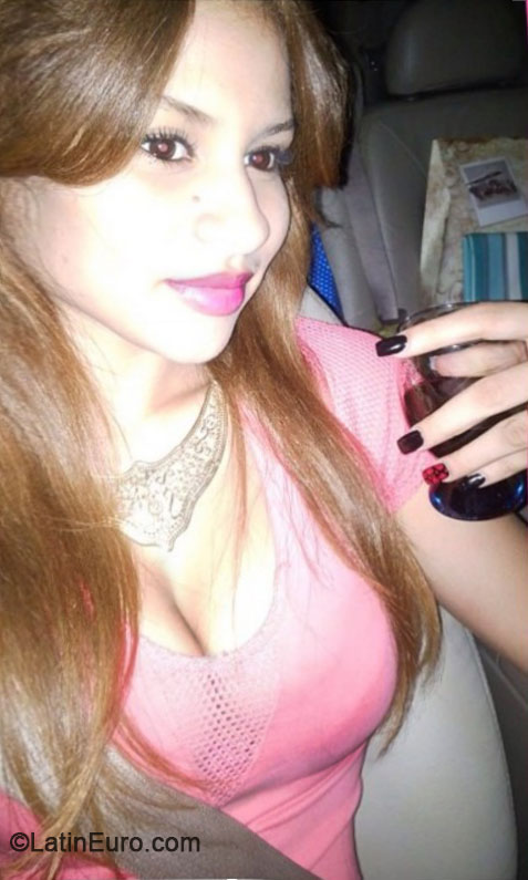 Date this gorgeous Dominican Republic girl Jolie from Santo Domingo DO18753