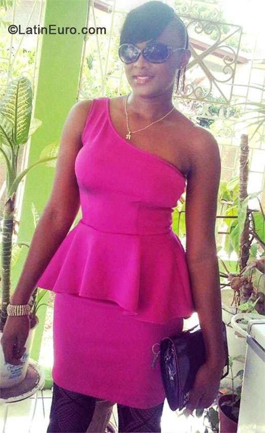 Date this athletic Jamaica girl Catherine from Kingston JM1616