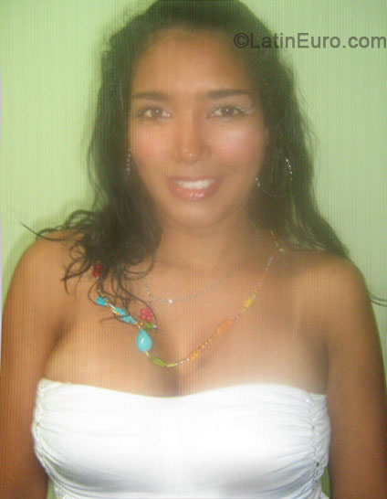 Date this stunning Colombia girl Kris from Barranquilla CO15053
