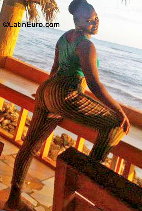 Date this sensual Jamaica girl Korana from Portmore JM1707