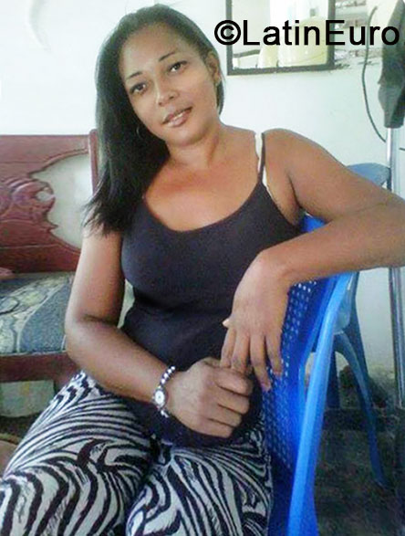 Date this athletic Dominican Republic girl Estudiante from San Pedro De Macoris DO18957