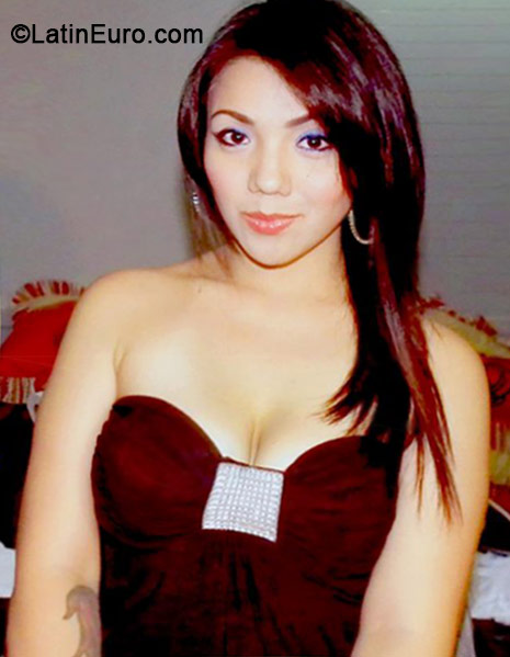 Date this hot Philippines girl Claudia from Santa Rosa PH641