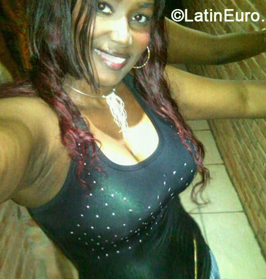 Date this exotic Dominican Republic girl Yuberkis from Santo Domingo DO19024