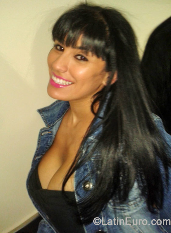 Date this good-looking Spain girl Barbara from Barcelona ES280