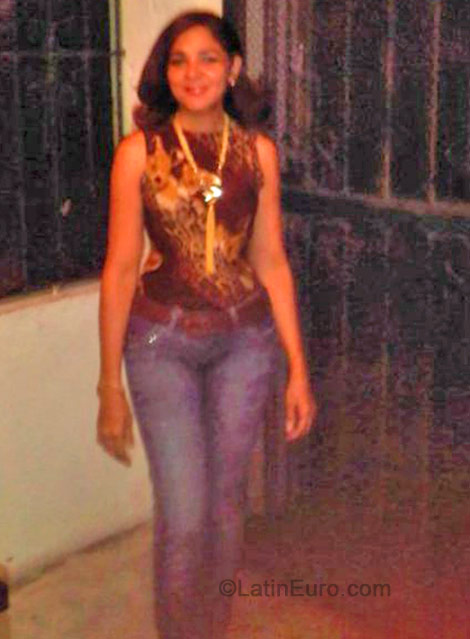 Date this attractive Dominican Republic girl Ivelisse from Santo Domingo DO19199