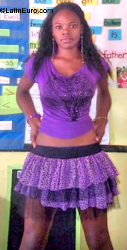 Date this voluptuous Jamaica girl Shantel from Port Antonio JM1730