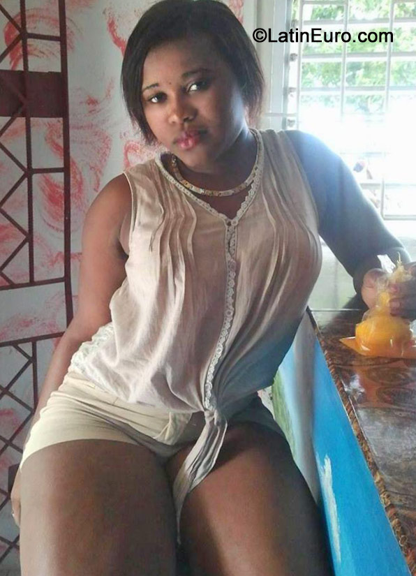 Date this sensual Jamaica girl Melisa from Westmoreland JM1744