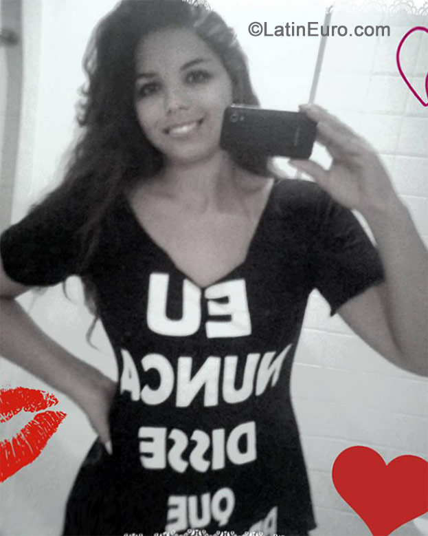Date this charming Brazil girl Marcela from Rio De Janeiro BR8842