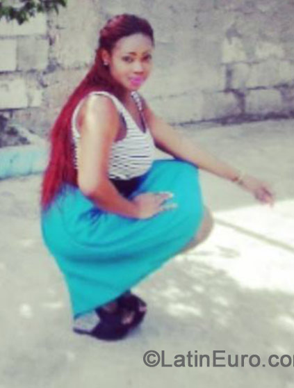 Date this nice looking Jamaica girl Shaveree from St. Catherine JM1757