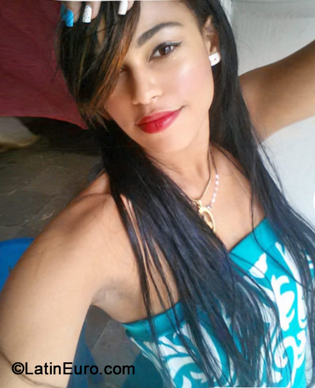 Date this lovely Dominican Republic girl Alfa from Santo Domingo DO19462