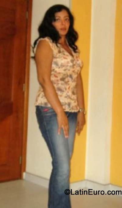 Date this athletic Colombia girl Carmen from Cartagena CO15713
