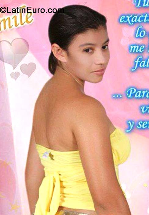 Date this fun Colombia girl Yamile from Bogota CO15822