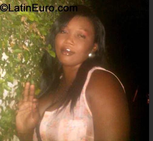 Date this happy Jamaica girl Denise from Ocho Rios JM1801