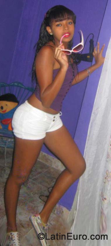 Date this young Colombia girl Alexandra nieva from Cali CO15835