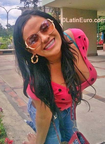 Date this lovely Colombia girl ALEJANDRA from Bogota CO15842