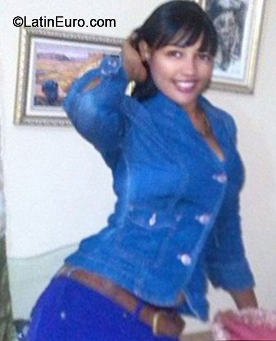 Date this lovely Dominican Republic girl Laura tineo from Santo Domingo DO19860
