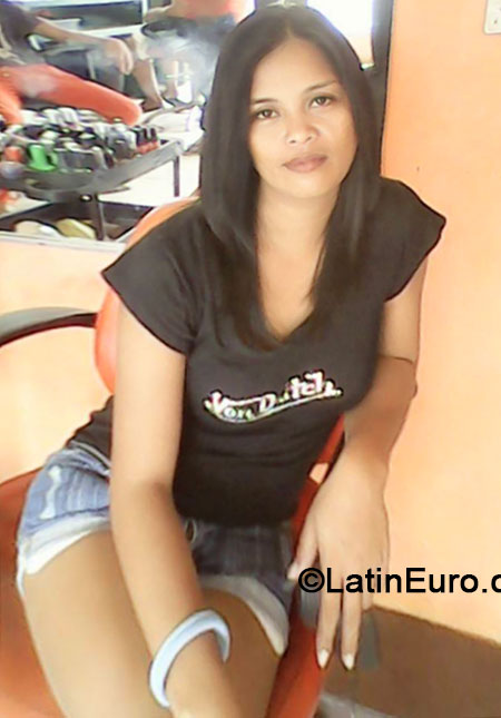 Date this tall Philippines girl Andrea from Pasig City PH677