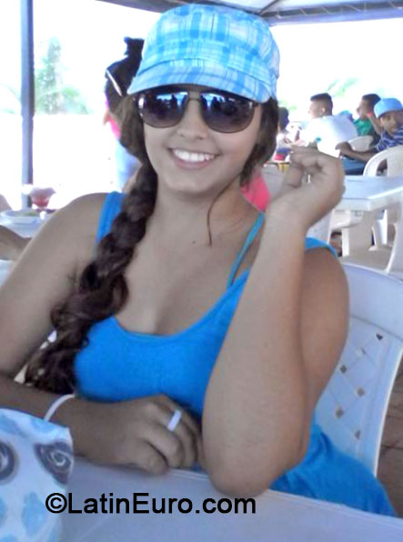 Date this lovely Colombia girl Melissa from Barranquilla CO15941