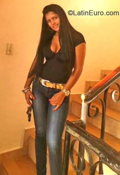 Date this gorgeous Dominican Republic girl Ambar from Santiago DO19921