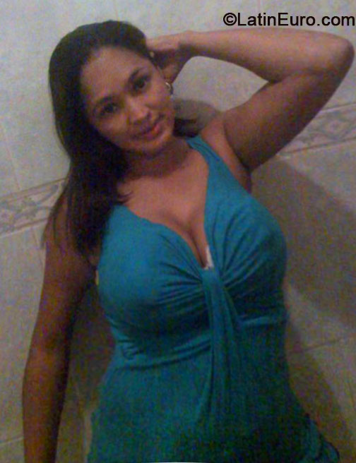 Date this charming Dominican Republic girl Luisa from Santiago DO19931