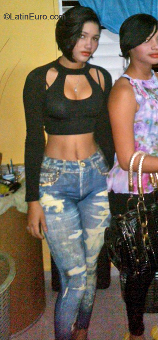Date this sultry Dominican Republic girl Paola15 from San Pedro De Macoris DO19997
