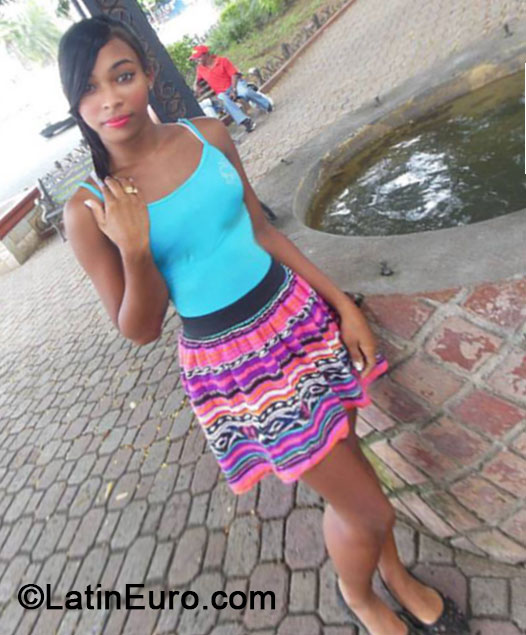 Date this georgeous Dominican Republic girl Vianny from Santiago DO20043