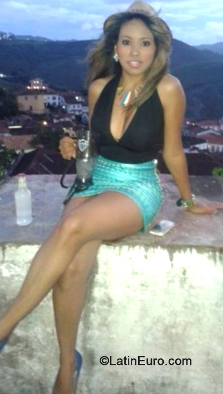 Date this funny Brazil girl Cris from Belo Horizonte BR9399