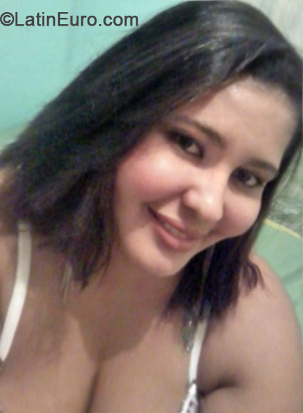 Date this fun Brazil girl Manoely from Manaus BR9052