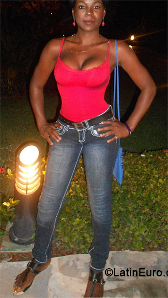 Date this gorgeous Dominican Republic girl Yaneris from Santo Domingo DO20088