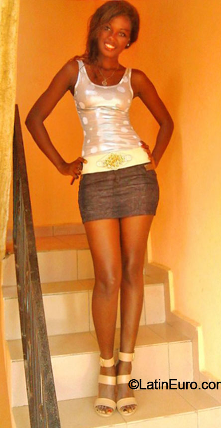 Date this tall Cameroon girl Makky from Douala CM205