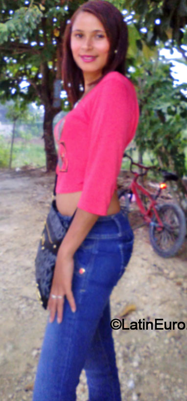 Date this voluptuous Dominican Republic girl Yenny from Santo Domingo DO20106