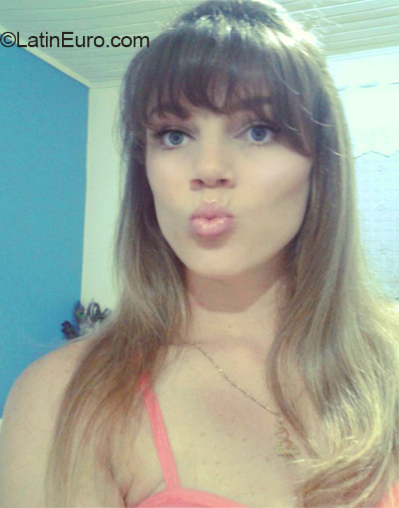 Date this cute Brazil girl Daniela from Osorio BR9072