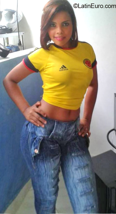Date this attractive Colombia girl Francy from Cali Valle CO16383