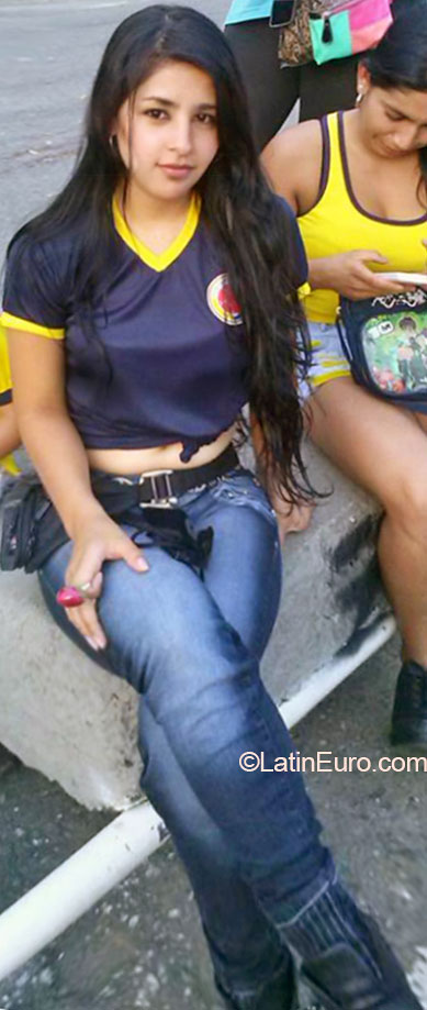 Date this good-looking Colombia girl Karen from Cali CO16398