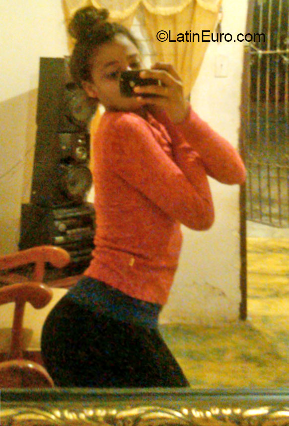 Date this georgeous Dominican Republic girl Camil from Boca Chica DO20383