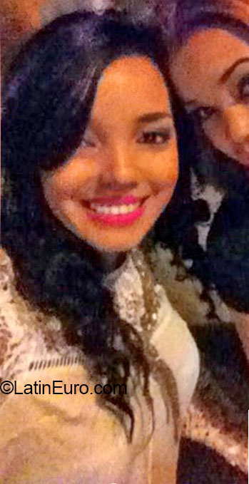 Date this attractive Dominican Republic girl Marta from La Vega DO20409