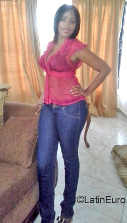 Date this sensual Dominican Republic girl Iris-martha from Higuey DO20413