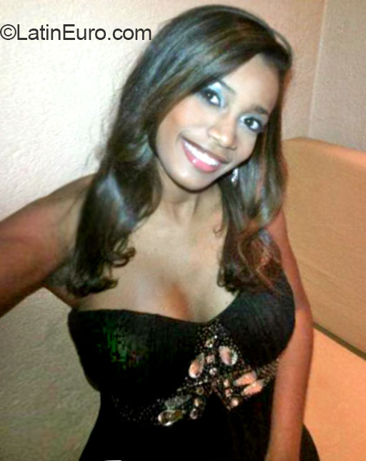 Date this pretty Dominican Republic girl Janet from Santo Domingo DO20471