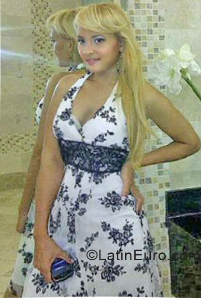 Date this exotic Dominican Republic girl Yojeidy from Santiago DO20542