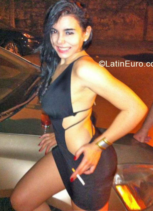 Date this nice looking Dominican Republic girl Fernanda from Santo Domingo DO20567