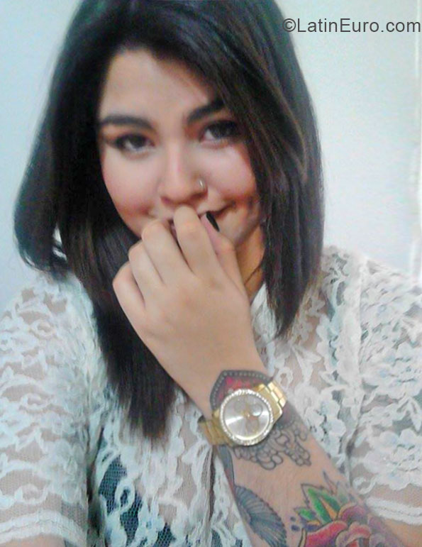 Date this delightful Colombia girl Daniela from Pereira CO16588