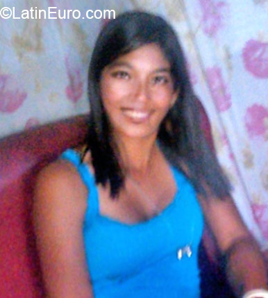 Date this delightful Venezuela girl Carolina from Caracas VE359