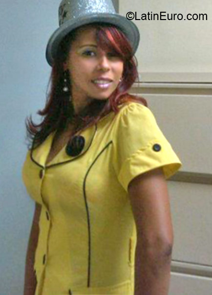 Date this attractive Dominican Republic girl Julisa from Santo Domingo DO20927