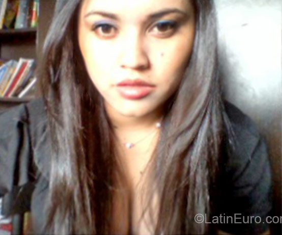 Date this nice looking Colombia girl Catalina from Bogota CO16737