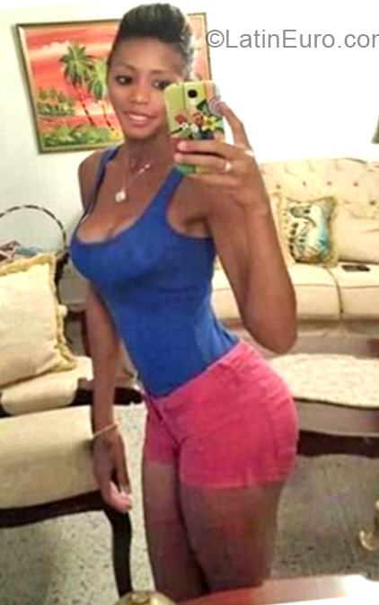 Date this passionate Dominican Republic girl Jennifer from Boca Chica DO21043