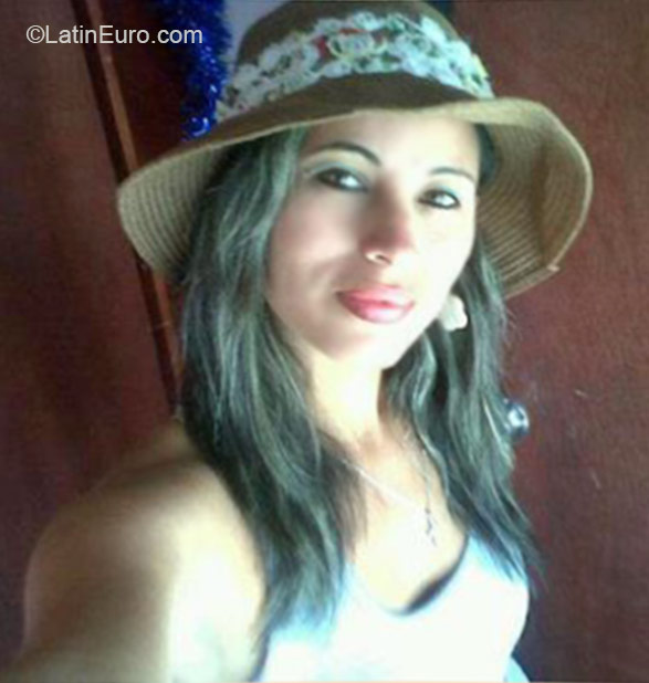 Date this foxy Venezuela girl Dayana from Acarigua VE378