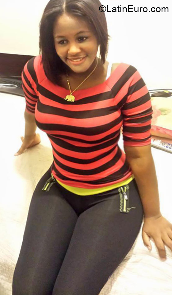 Date this gorgeous Dominican Republic girl  from Santo Domingo DO21078