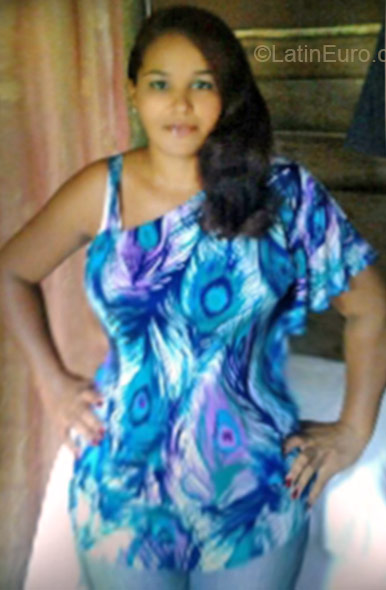 Date this nice looking Dominican Republic girl Ana Maria from Santo Domingo DO21085