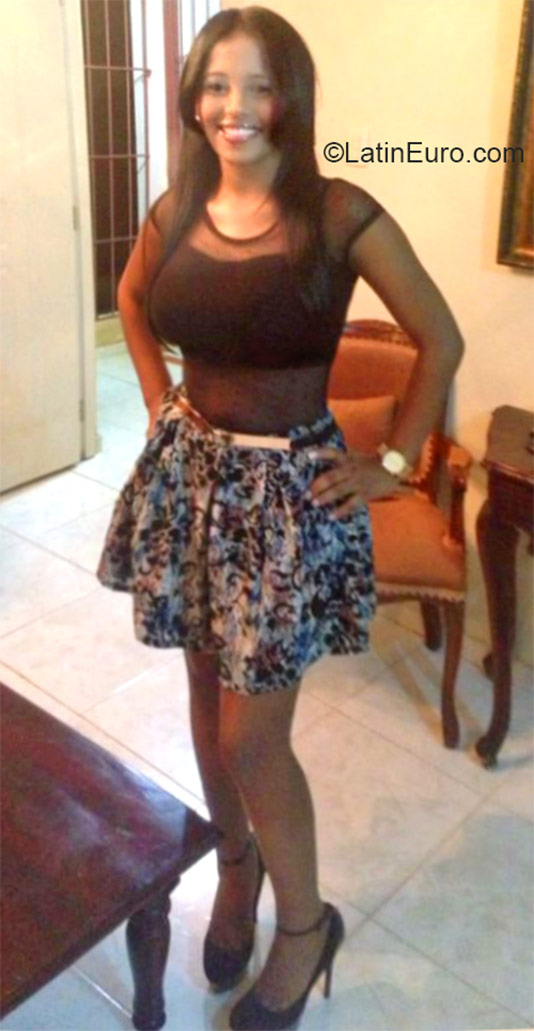 Date this lovely Dominican Republic girl Nulkil from Santiago DO21089
